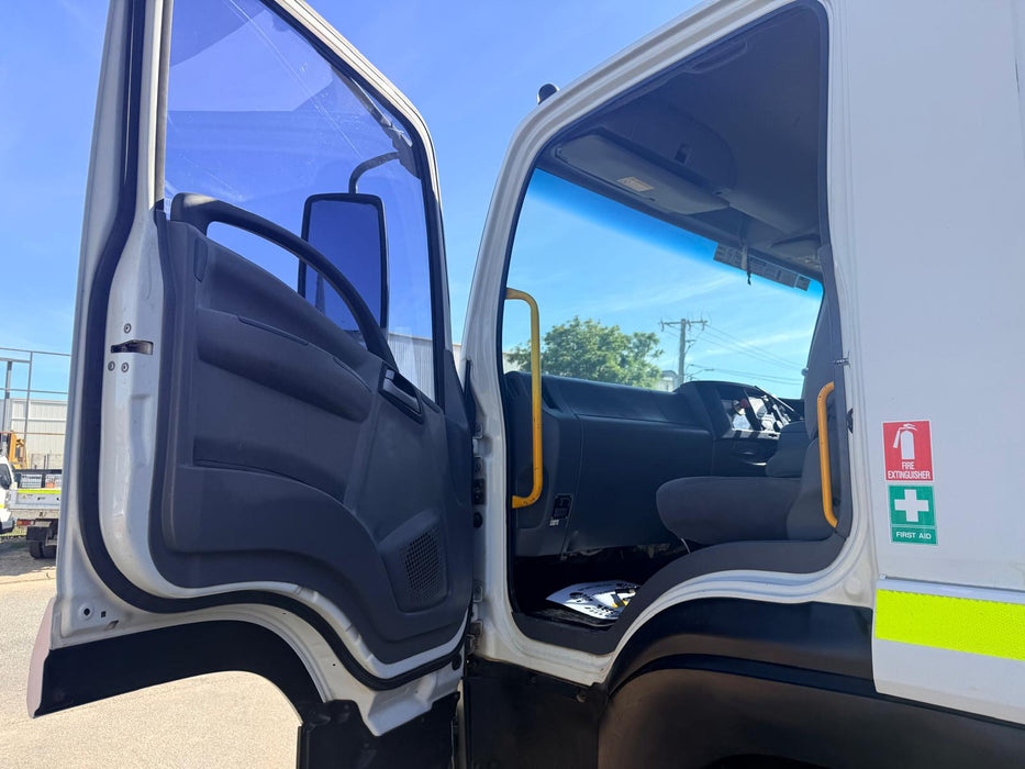 2014 ISUZU FVZ1400 6 X 4 WATER TRUCK (WT02) WITH 15000LTR TANK, 127,500 KLMS