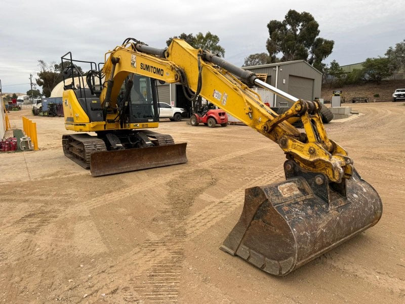 2018 SUMITOMO SH145X-6 15T EXCAVATOR (E470)WITH HITCH, BUCKETS AND 4895 HRS