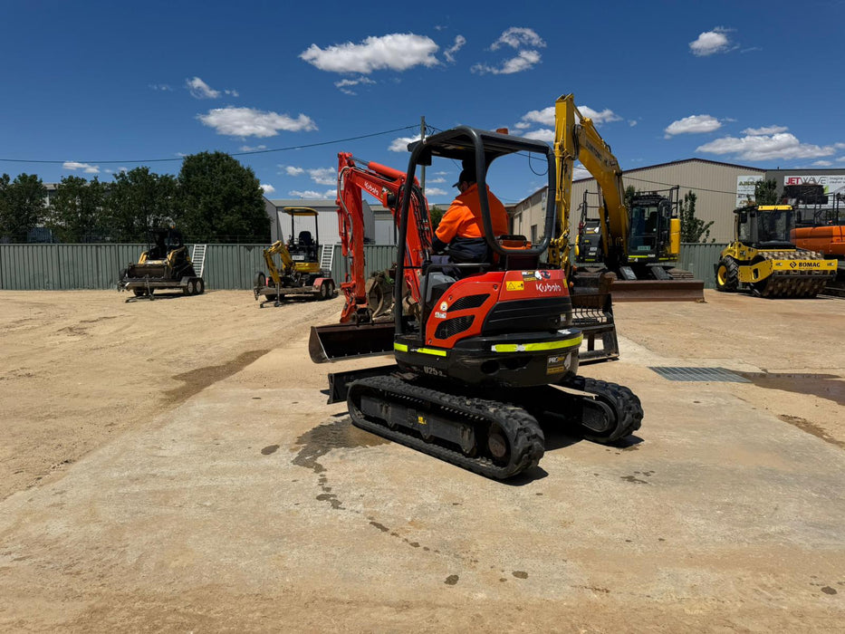2022 KUBOTA U25 2.6T EXCAVATOR (M925) WITH HITCH, BUCKETS, 700 HOURS