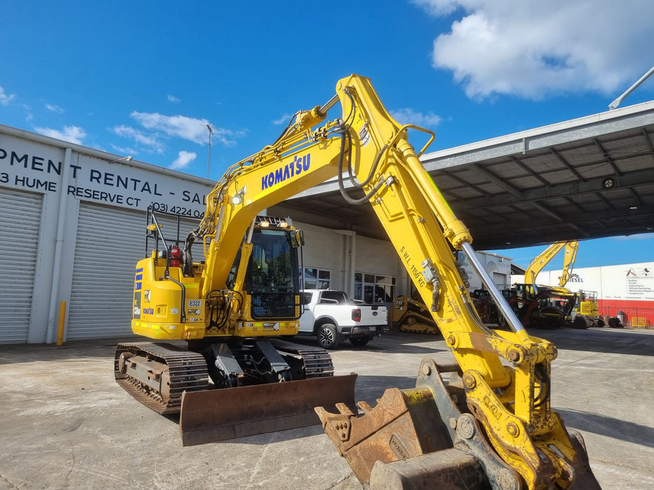 2021 KOMATSU PC138US-11 15T EXCAVATOR (E322) WITH 2940 HRS, HITCH AND BUCKETS