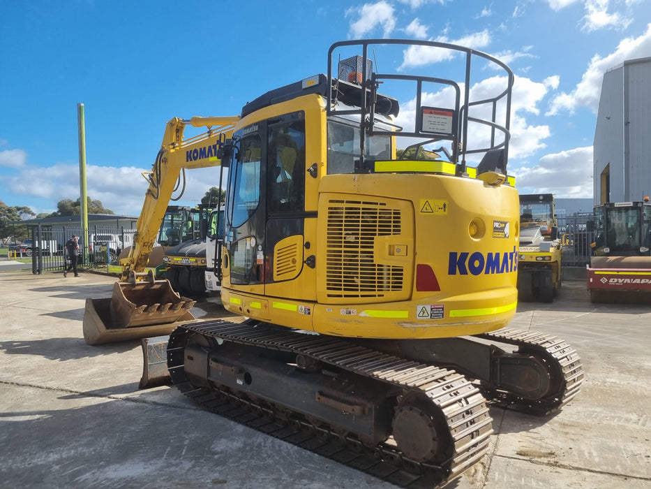 2021 KOMATSU PC138US-11 15T EXCAVATOR (E322) WITH 2940 HRS, HITCH AND BUCKETS