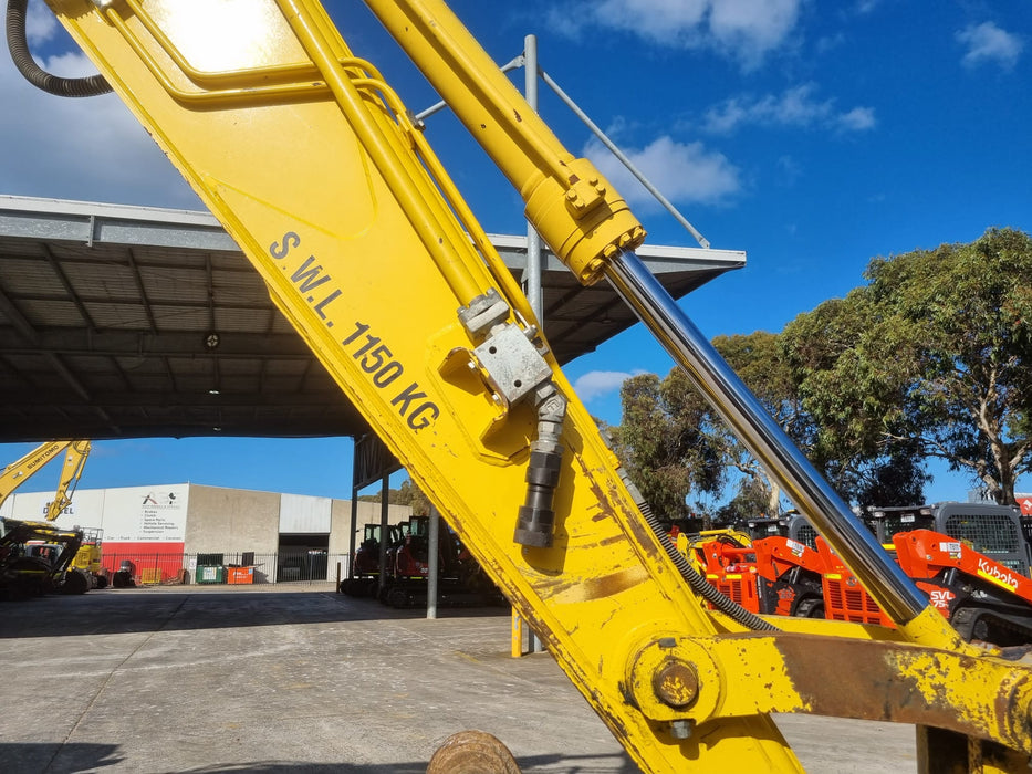 2021 KOMATSU PC138US-11 15T EXCAVATOR (E322) WITH 2940 HRS, HITCH AND BUCKETS