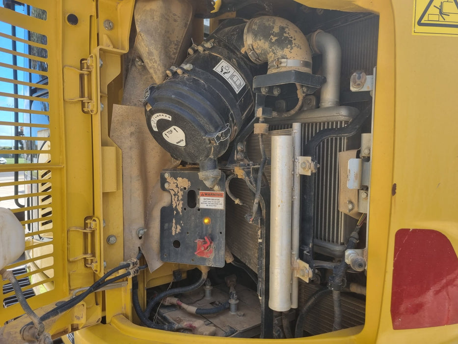 2021 KOMATSU PC138US-11 15T EXCAVATOR (E322) WITH 2940 HRS, HITCH AND BUCKETS