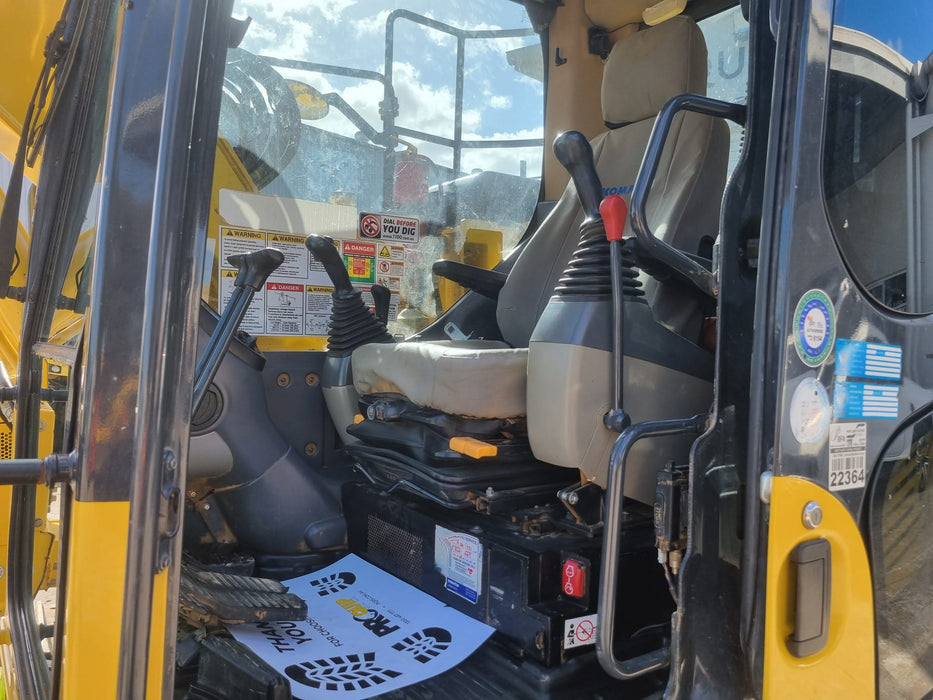 2021 KOMATSU PC138US-11 15T EXCAVATOR (E322) WITH 2940 HRS, HITCH AND BUCKETS