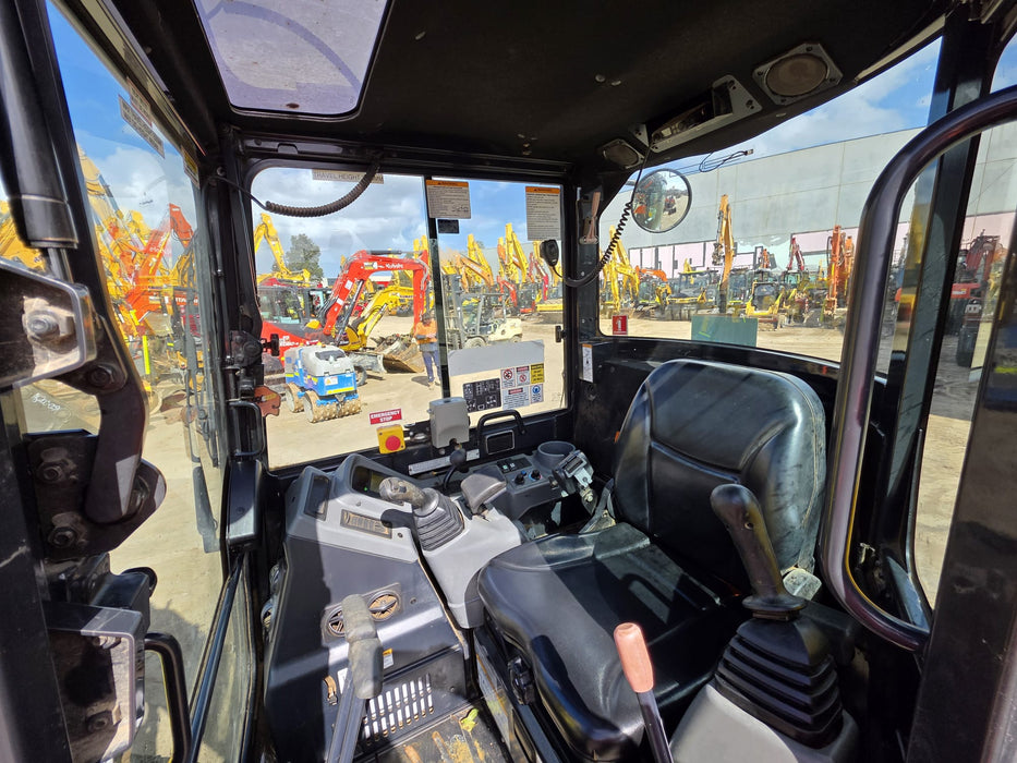 USED 2021 YANMAR VIO30-6 EXCAVATOR (M686) WITH A/C CABIN AND 1025 HRS