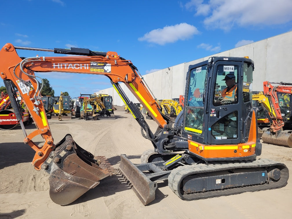 2022 HITACHI ZX55U-5 EXCAVATOR WITH A/C CAB AND LOW 475 HOURS M814 